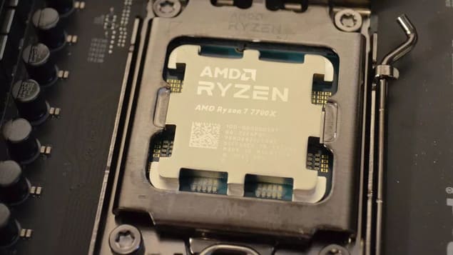 AMD Ryzen 7 7700X в сокете AM5
