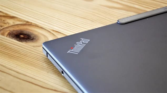 Логотип ThinkPad на Lenovo ThinkPad Z13