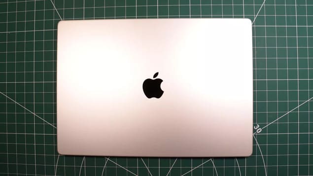 Apple MacBook Pro 16 (2023)